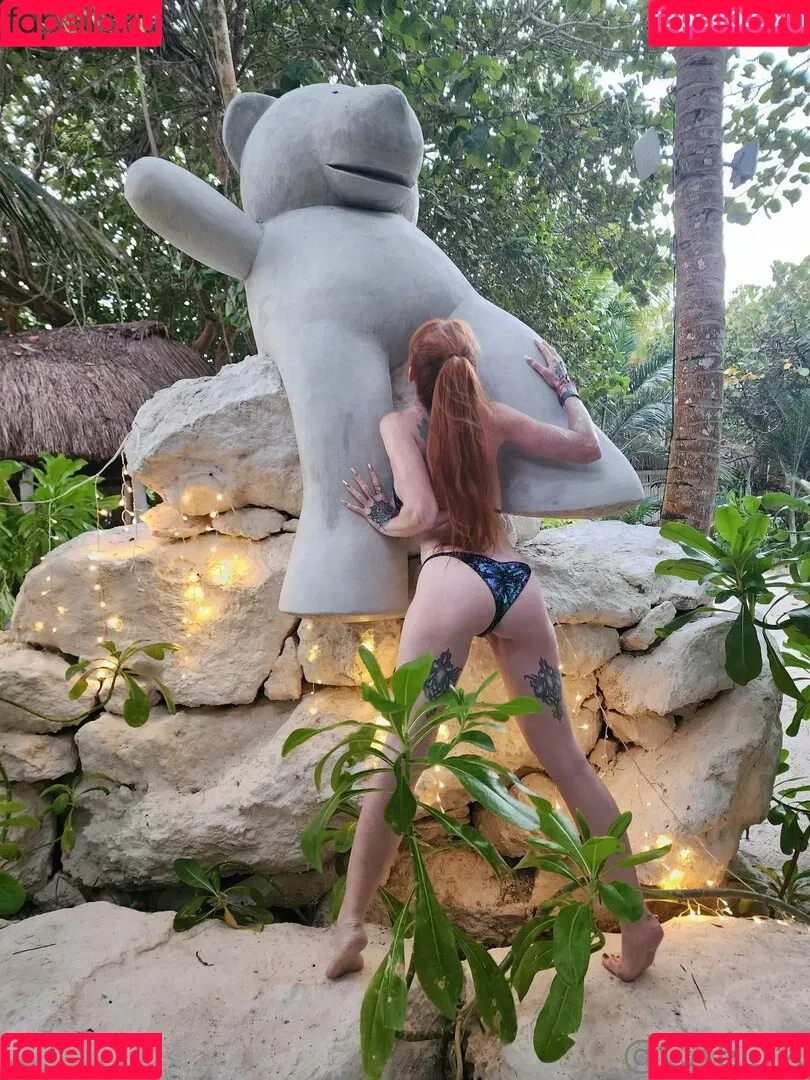 caelyx / caelyxofficial Onlyfans Photo Gallery 