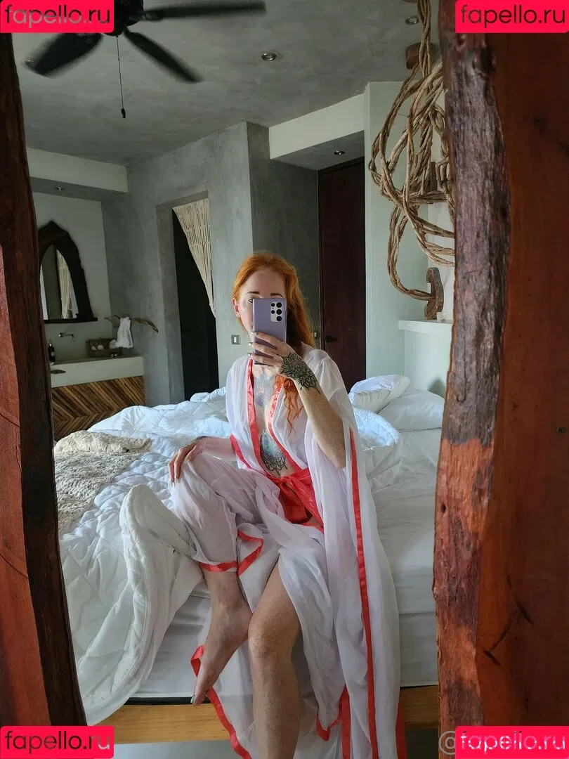 caelyx / caelyxofficial Onlyfans Photo Gallery 