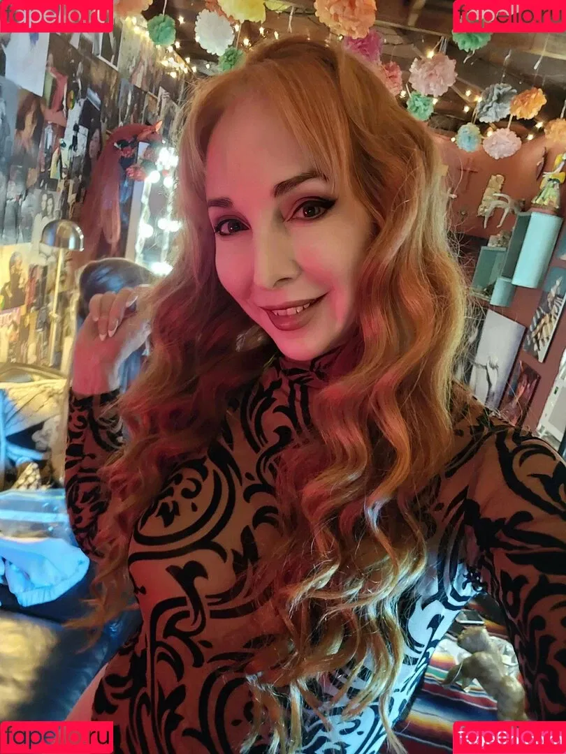 caelyx / caelyxofficial Onlyfans Photo Gallery 