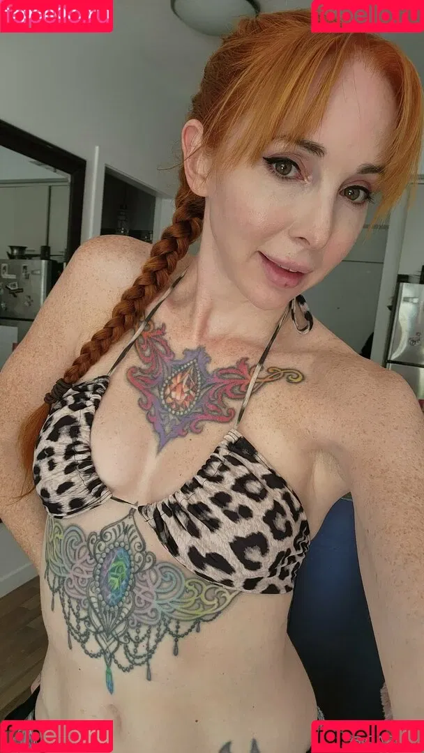 caelyx / caelyxofficial Onlyfans Photo Gallery 