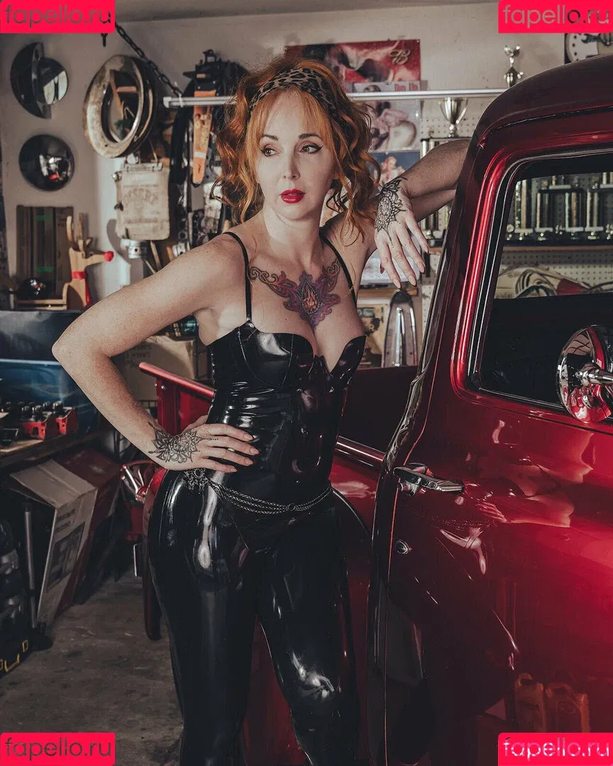 caelyx / caelyxofficial Onlyfans Photo Gallery 