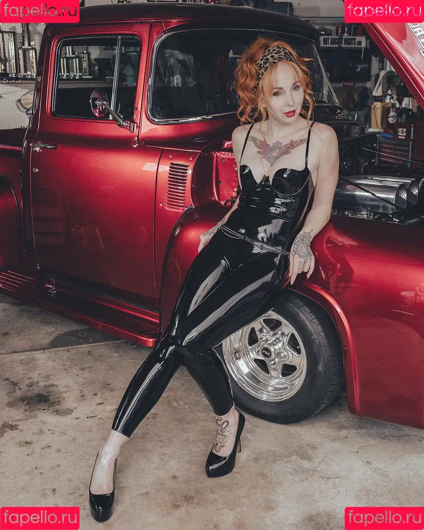 caelyx / caelyxofficial Onlyfans Photo Gallery 