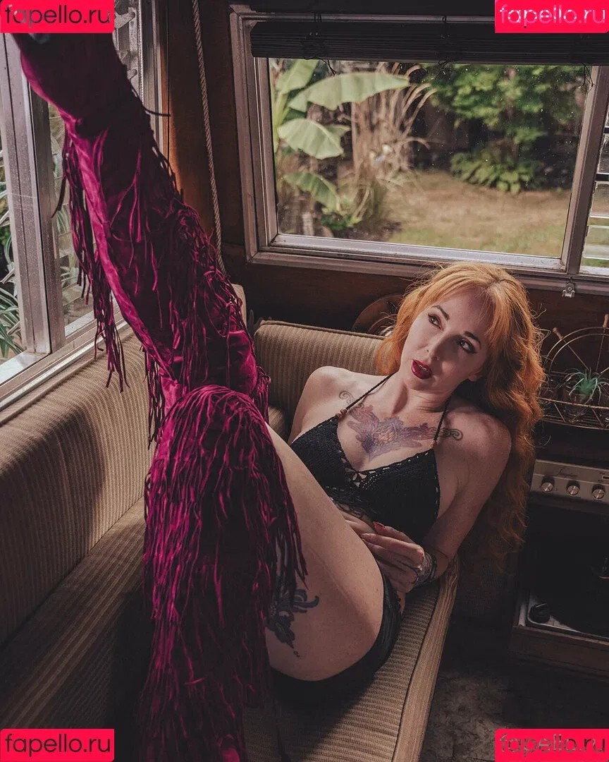 caelyx / caelyxofficial Onlyfans Photo Gallery 