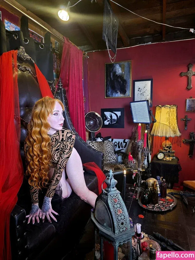 caelyx / caelyxofficial Onlyfans Photo Gallery 