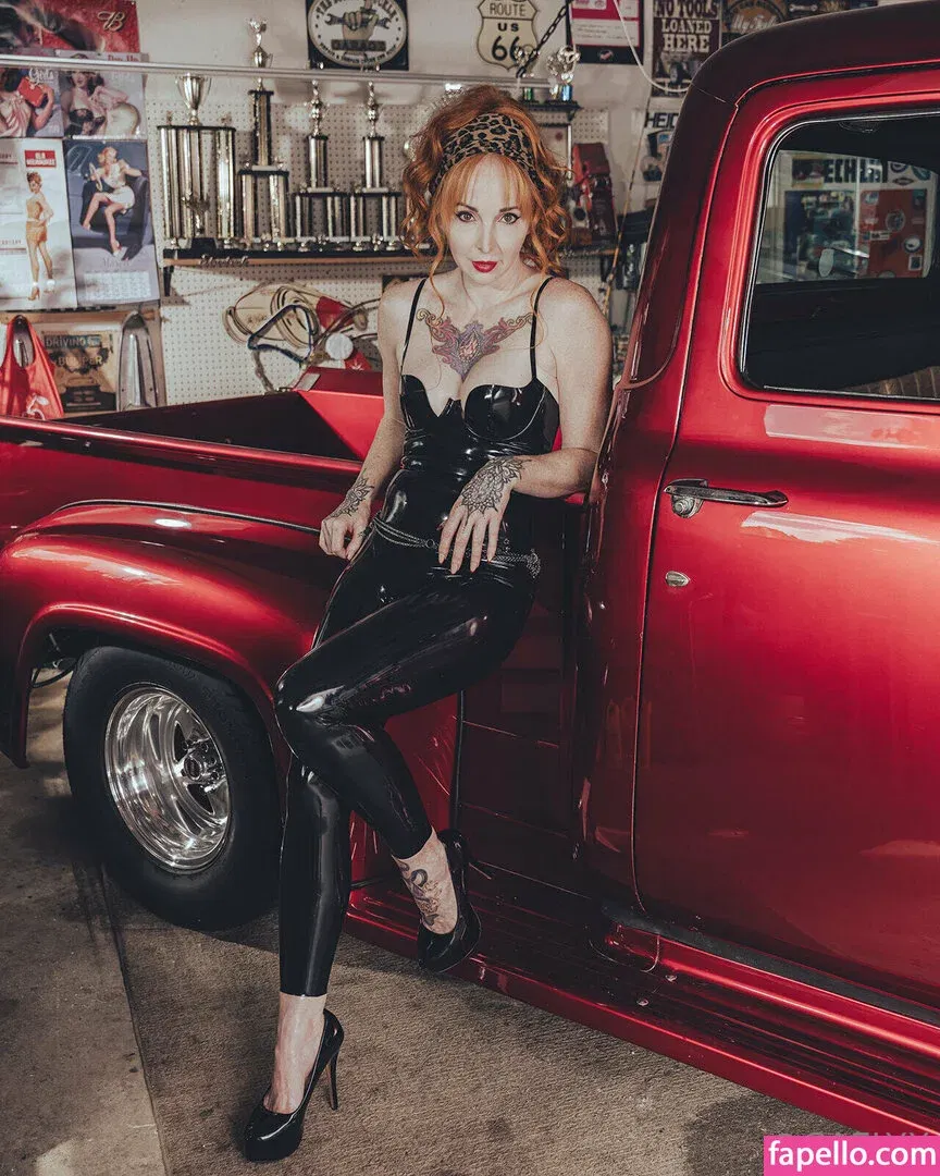 caelyx / caelyxofficial Onlyfans Photo Gallery 