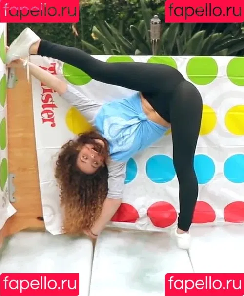 Sofie Dossi / sofiedossi Onlyfans Photo Gallery 