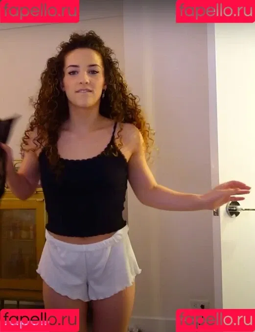 Sofie Dossi / sofiedossi Onlyfans Photo Gallery 