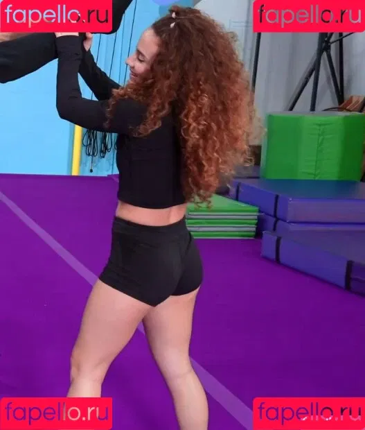 Sofie Dossi / sofiedossi Onlyfans Photo Gallery 