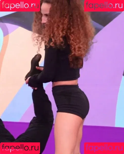 Sofie Dossi / sofiedossi Onlyfans Photo Gallery 