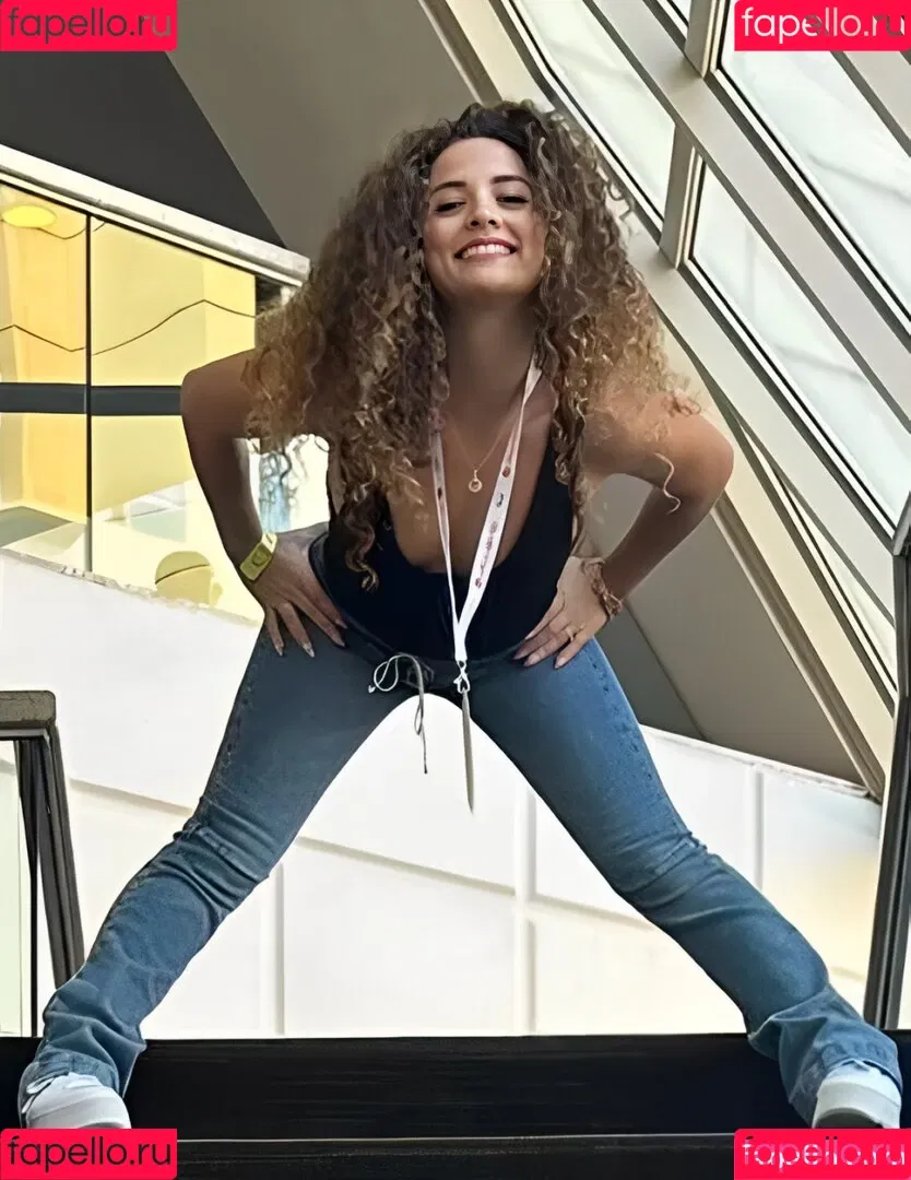 Sofie Dossi / sofiedossi Onlyfans Photo Gallery 