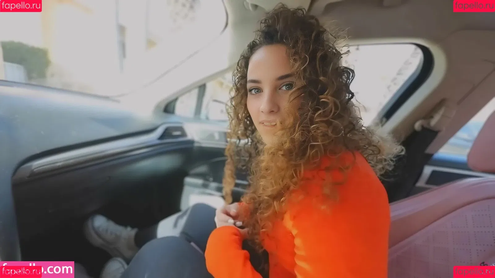 Sofie Dossi / sofiedossi Onlyfans Photo Gallery 