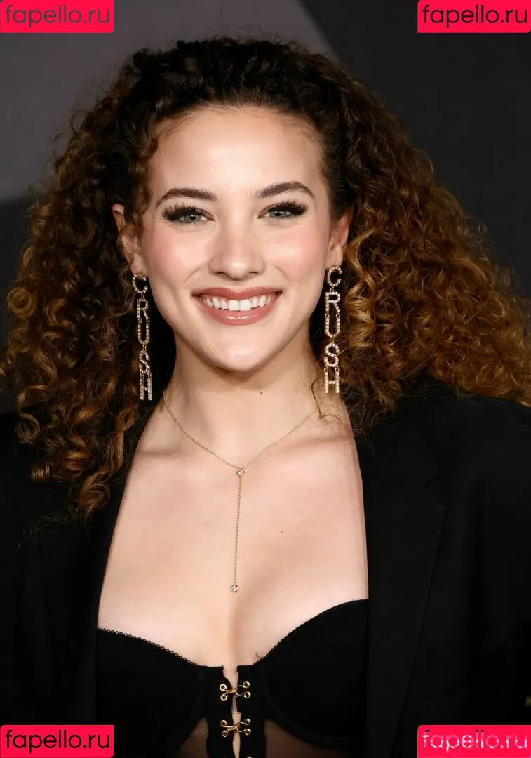 Sofie Dossi / sofiedossi Onlyfans Photo Gallery 