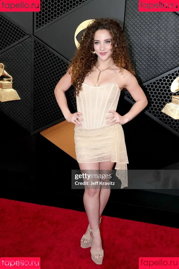 Sofie Dossi / sofiedossi Onlyfans Photo Gallery 
