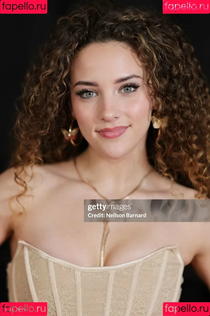 Sofie Dossi / sofiedossi Onlyfans Photo Gallery 