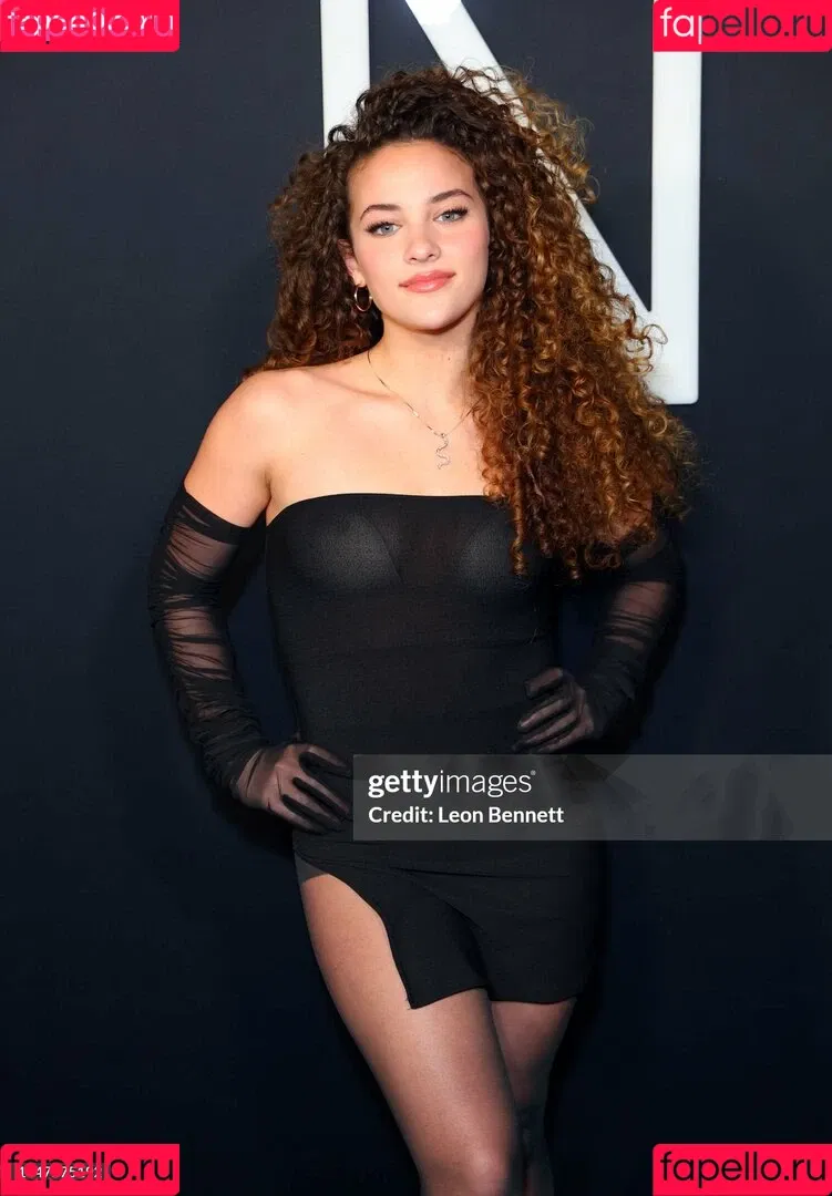 Sofie Dossi / sofiedossi Onlyfans Photo Gallery 