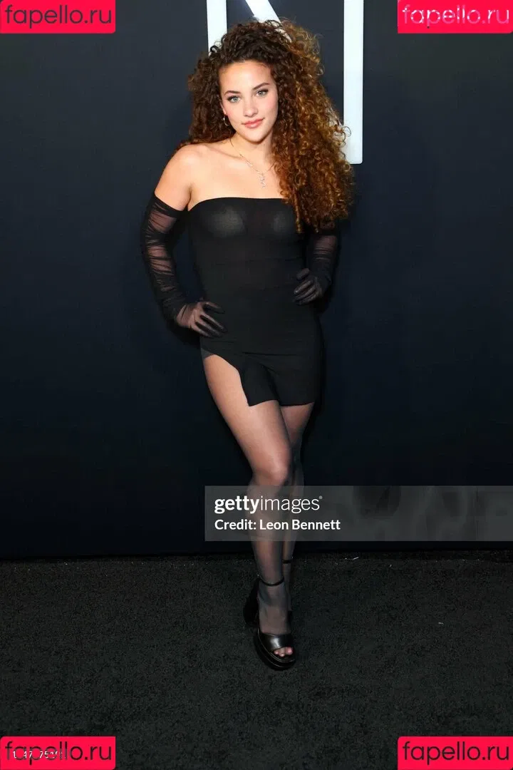 Sofie Dossi / sofiedossi Onlyfans Photo Gallery 