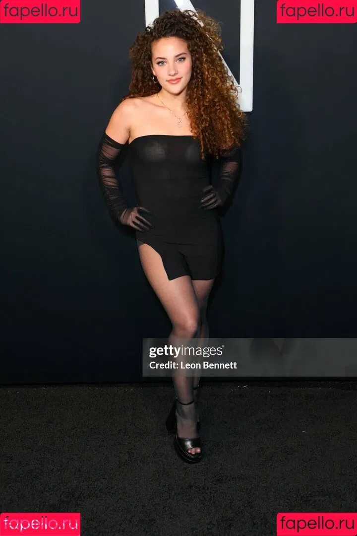 Sofie Dossi / sofiedossi Onlyfans Photo Gallery 