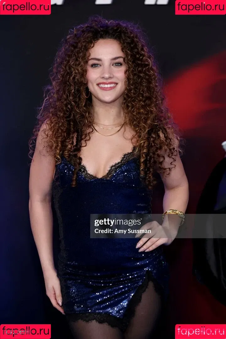 Sofie Dossi / sofiedossi Onlyfans Photo Gallery 
