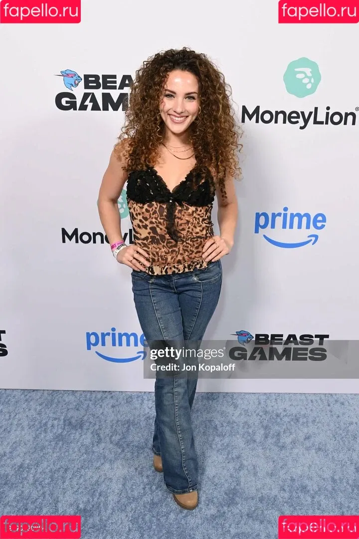 Sofie Dossi / sofiedossi Onlyfans Photo Gallery 