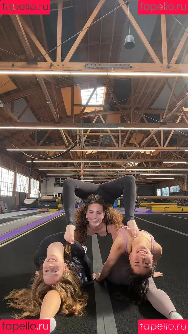 Sofie Dossi / sofiedossi Onlyfans Photo Gallery 