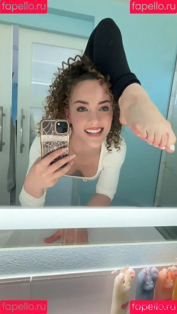 Sofie Dossi / sofiedossi Onlyfans Photo Gallery 