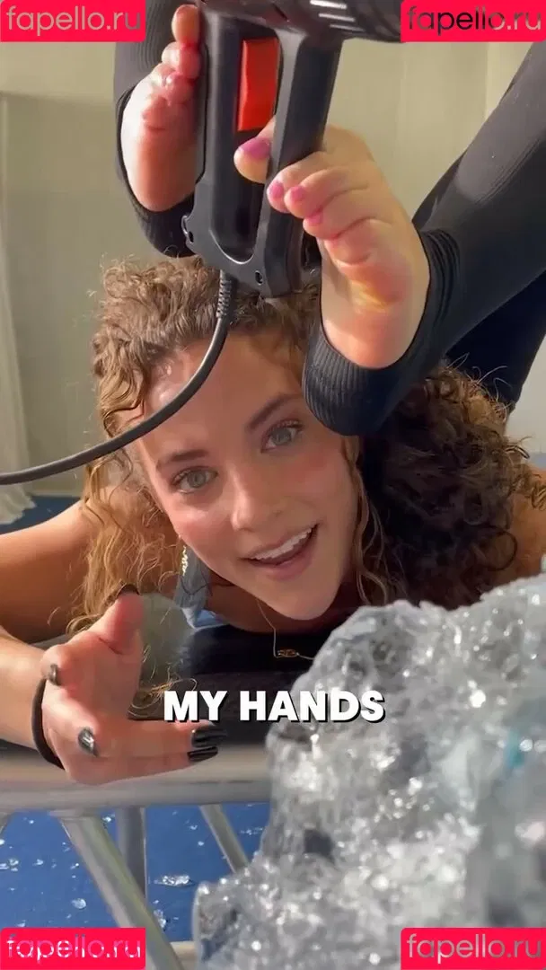 Sofie Dossi / sofiedossi Onlyfans Photo Gallery 