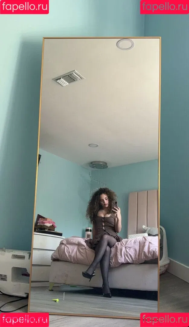 Sofie Dossi / sofiedossi Onlyfans Photo Gallery 