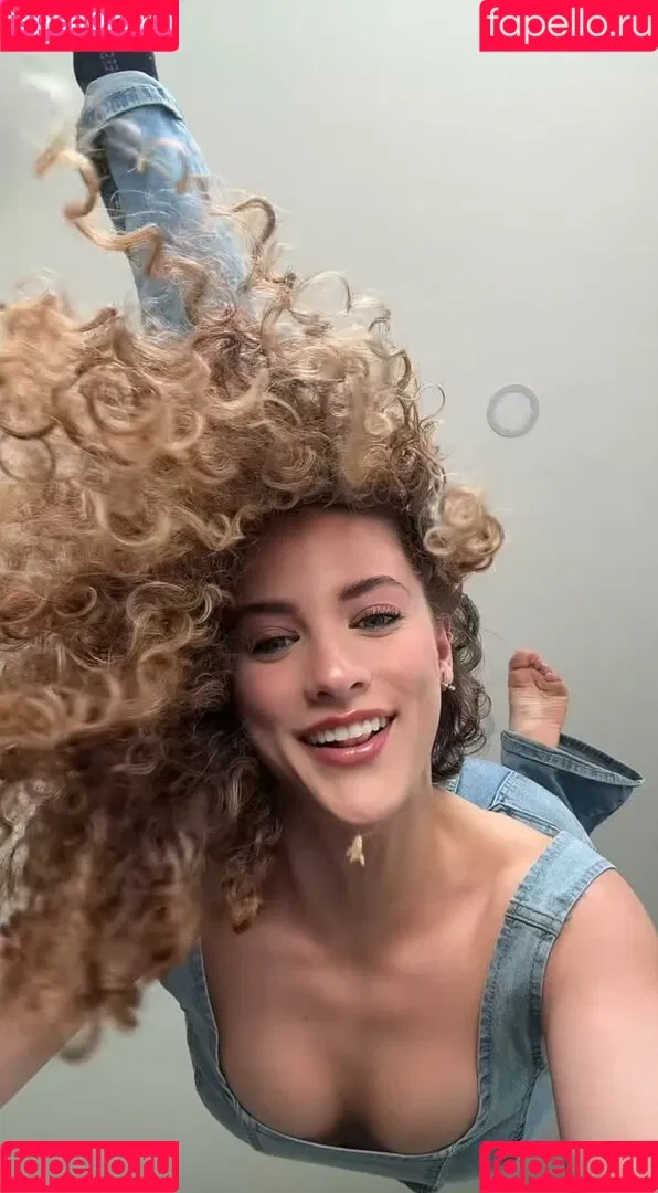 Sofie Dossi / sofiedossi Onlyfans Photo Gallery 