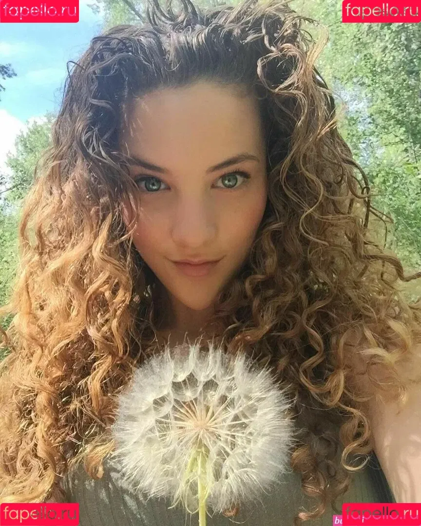 Sofie Dossi / sofiedossi Onlyfans Photo Gallery 
