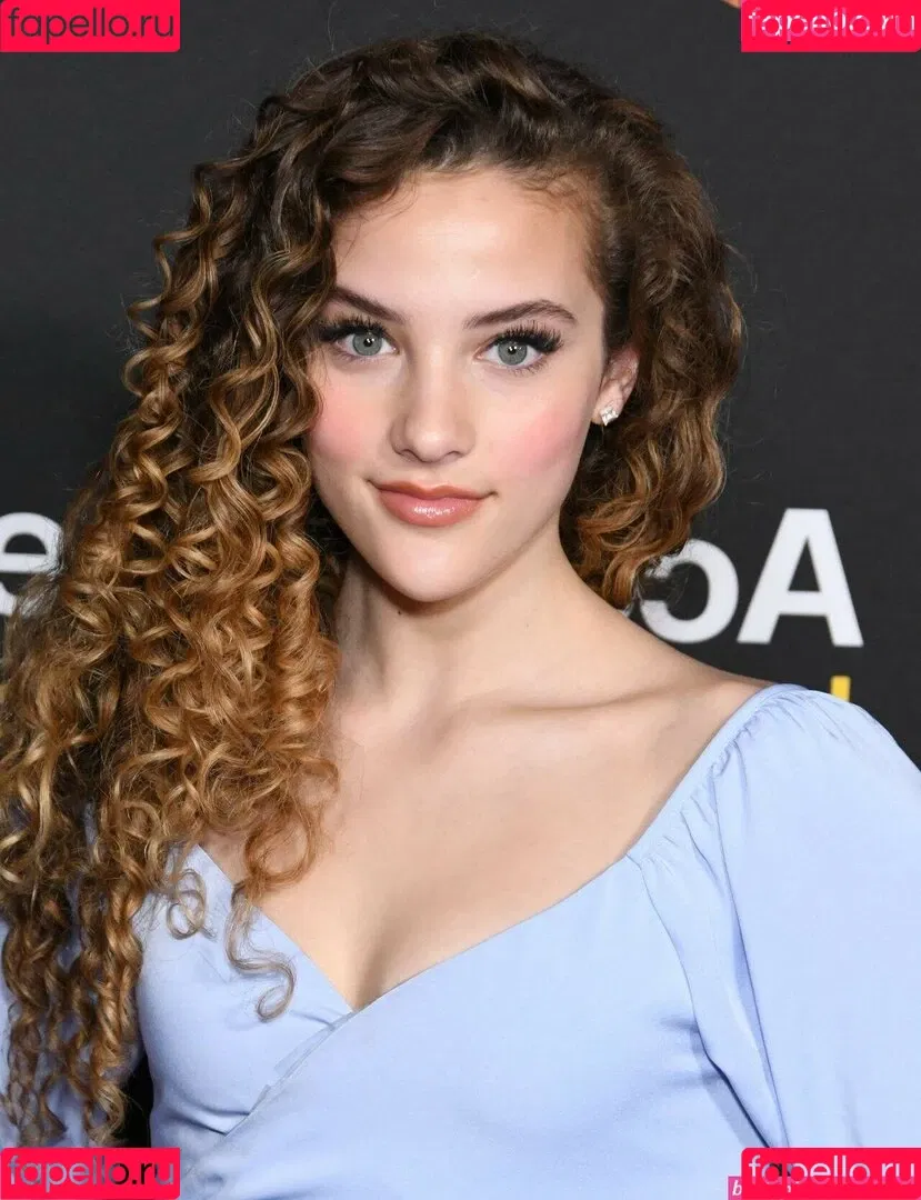 Sofie Dossi / sofiedossi Onlyfans Photo Gallery 