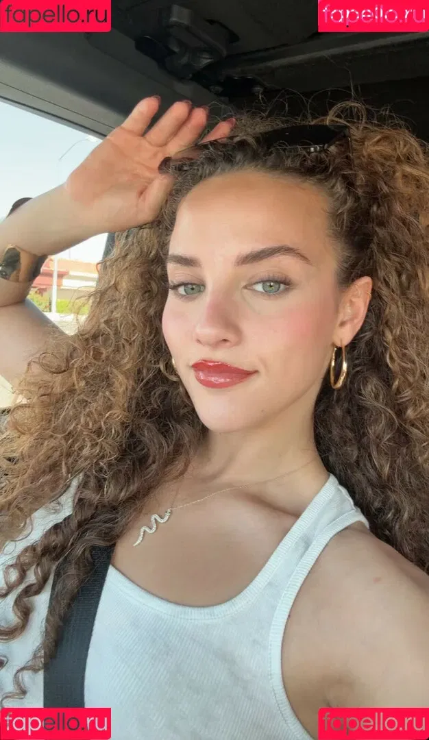 Sofie Dossi / sofiedossi Onlyfans Photo Gallery 
