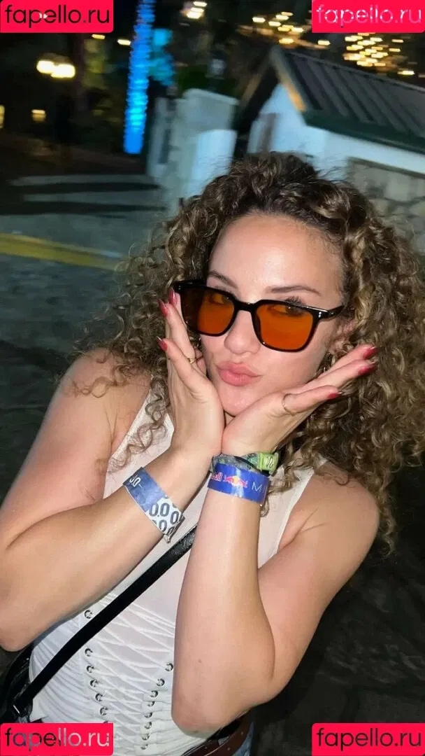 Sofie Dossi / sofiedossi Onlyfans Photo Gallery 