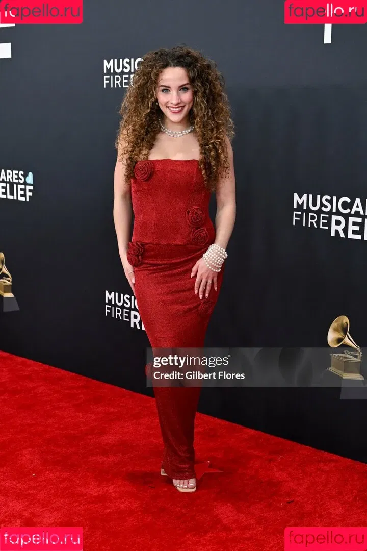 Sofie Dossi / sofiedossi Onlyfans Photo Gallery 