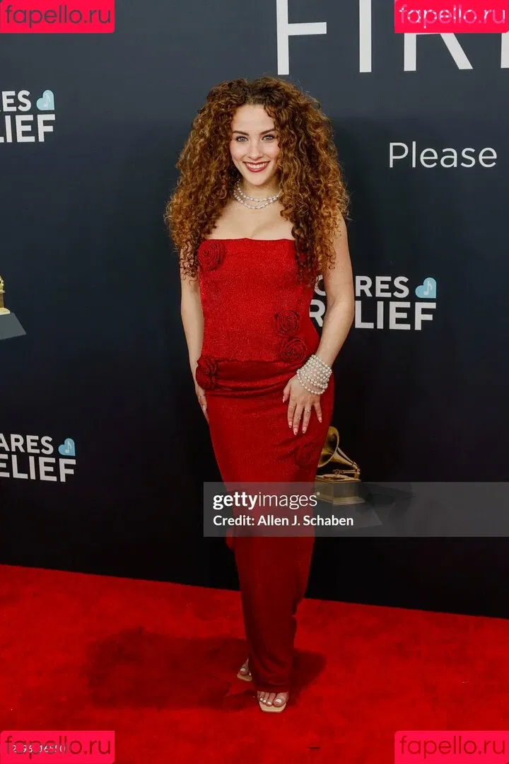Sofie Dossi / sofiedossi Onlyfans Photo Gallery 
