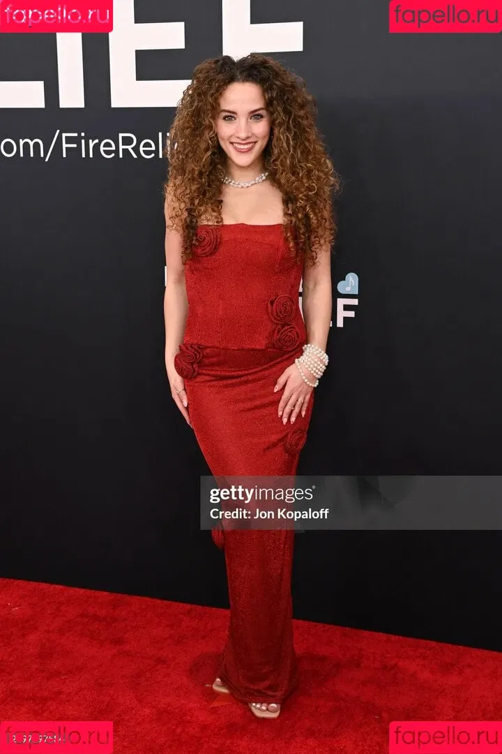 Sofie Dossi / sofiedossi Onlyfans Photo Gallery 