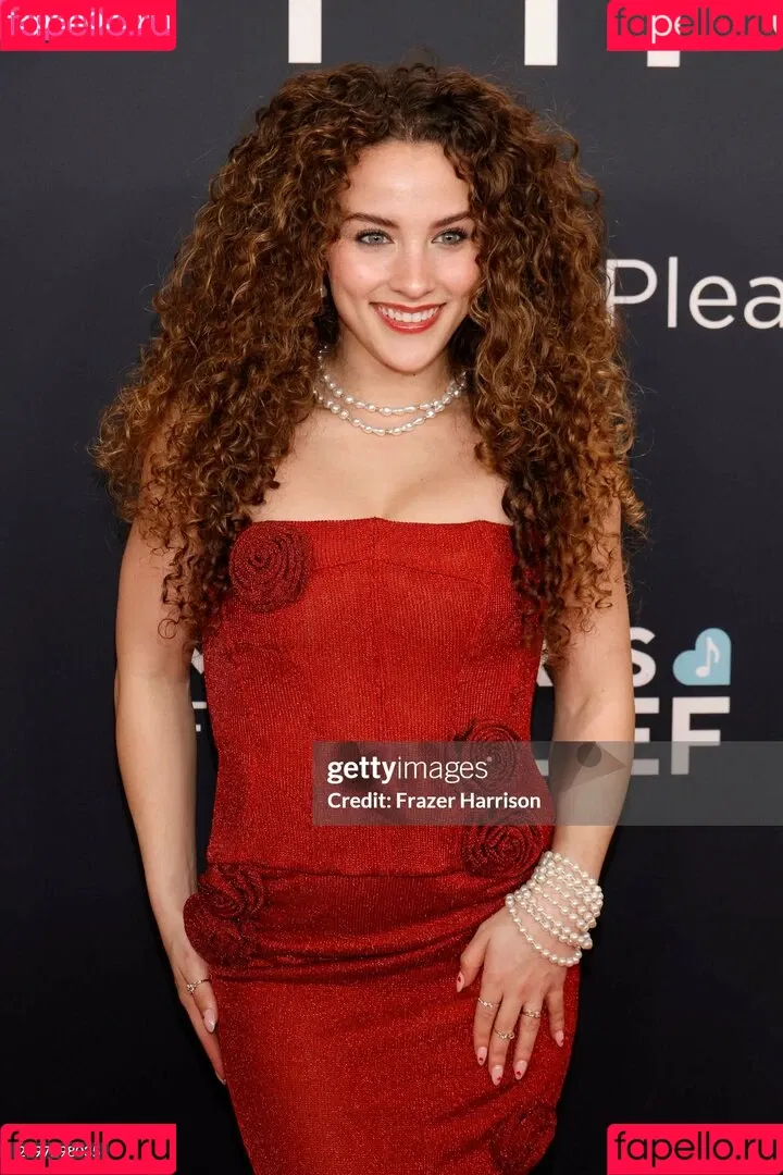 Sofie Dossi / sofiedossi Onlyfans Photo Gallery 