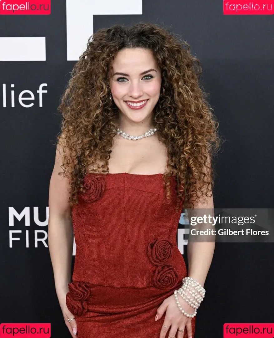 Sofie Dossi / sofiedossi Onlyfans Photo Gallery 