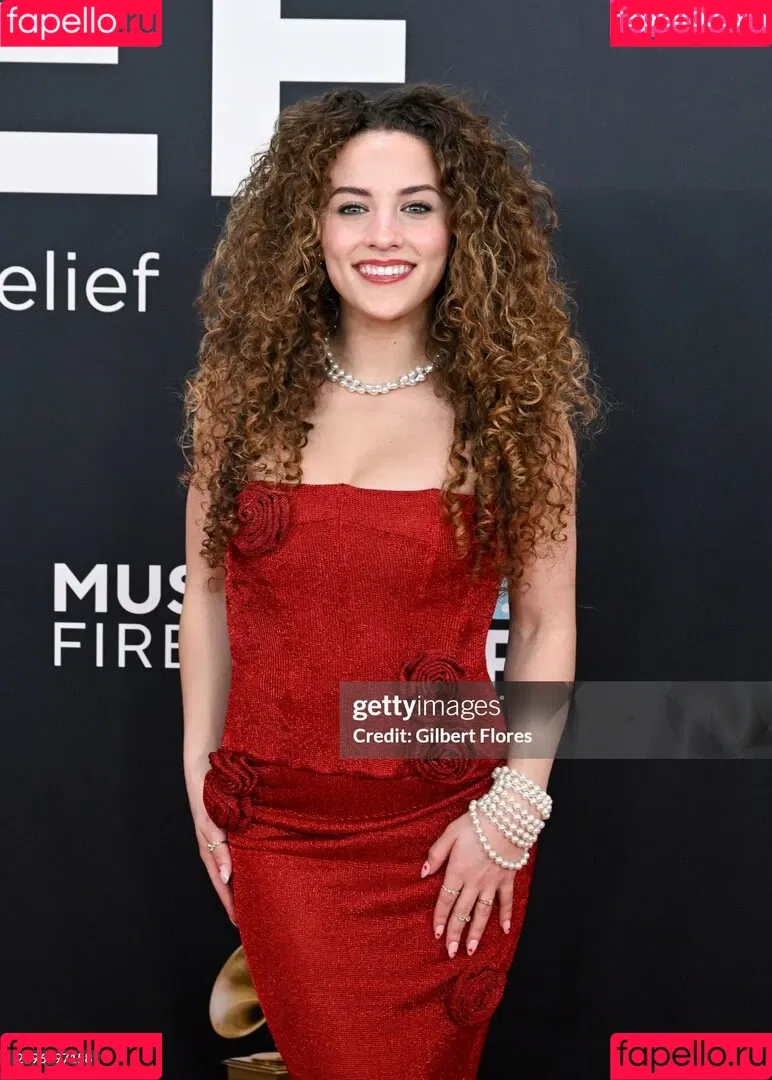 Sofie Dossi / sofiedossi Onlyfans Photo Gallery 