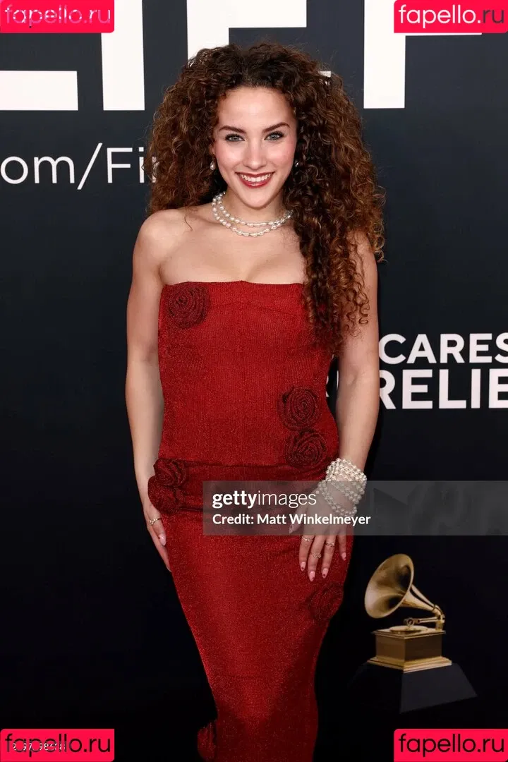 Sofie Dossi / sofiedossi Onlyfans Photo Gallery 