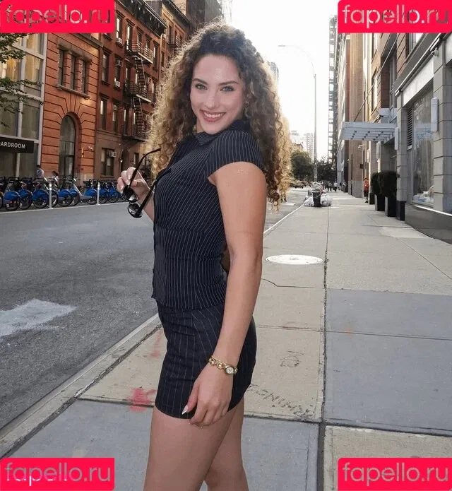 Sofie Dossi / sofiedossi Onlyfans Photo Gallery 