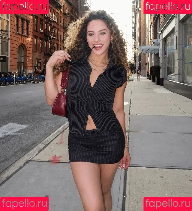 Sofie Dossi / sofiedossi Onlyfans Photo Gallery 