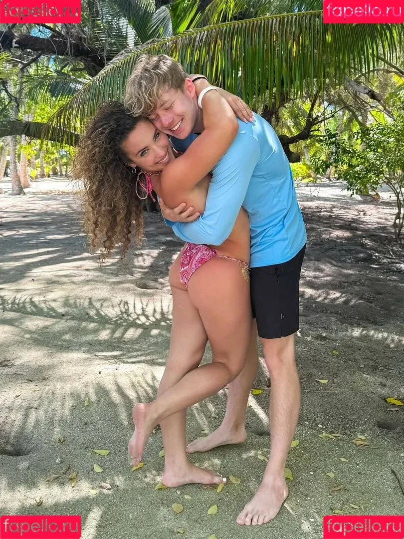 Sofie Dossi / sofiedossi Onlyfans Photo Gallery 