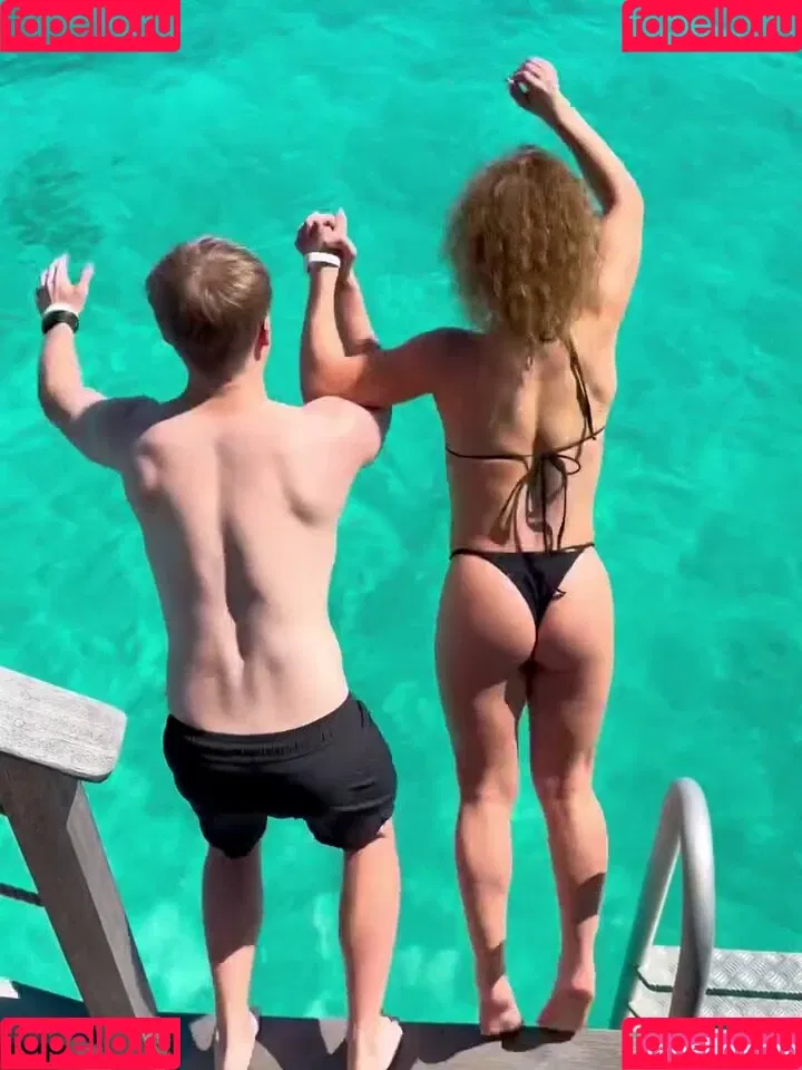 Sofie Dossi / sofiedossi Onlyfans Photo Gallery 