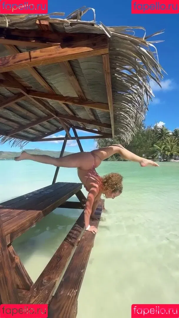 Sofie Dossi / sofiedossi Onlyfans Photo Gallery 