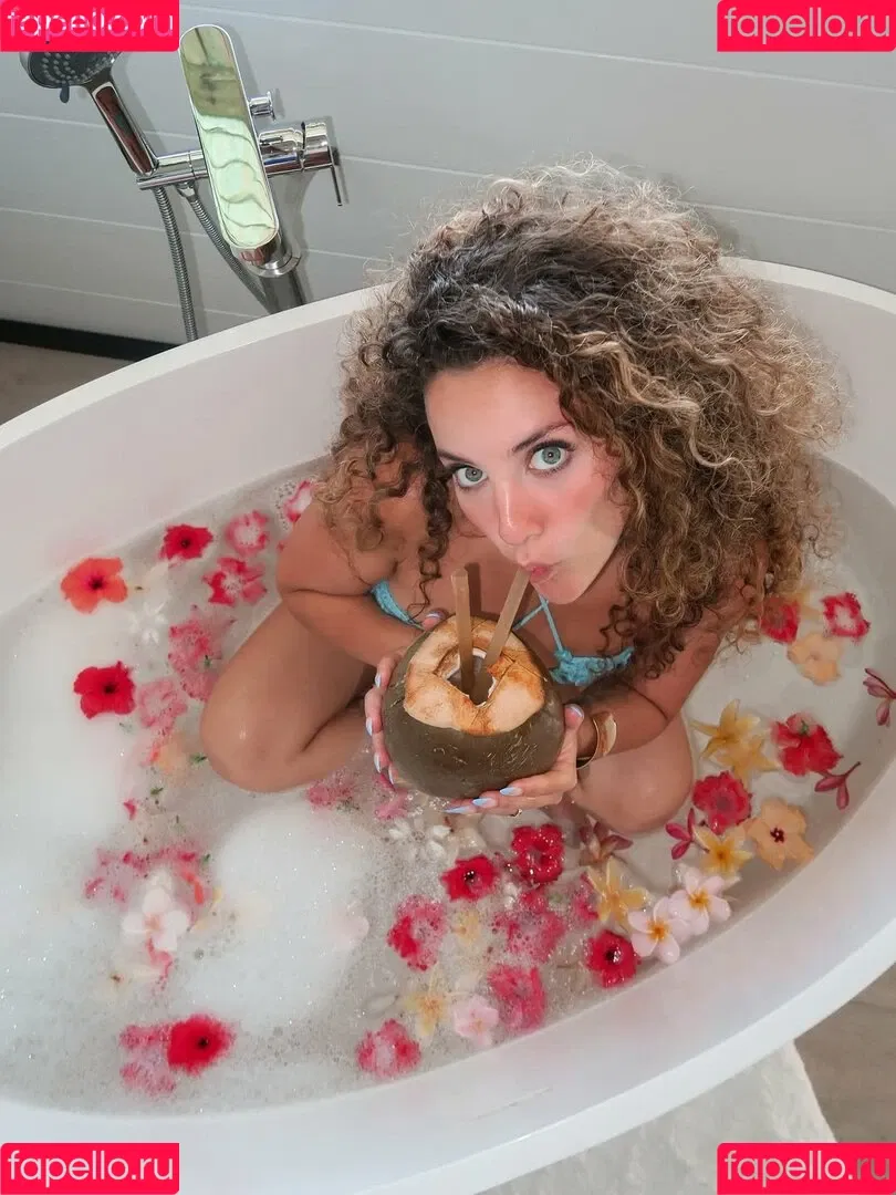 Sofie Dossi / sofiedossi Onlyfans Photo Gallery 