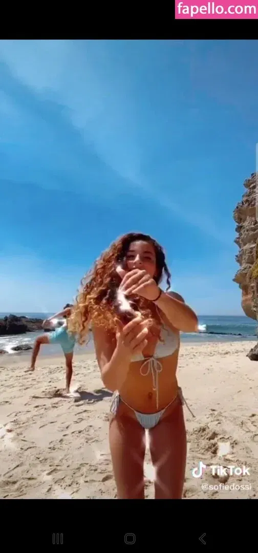 Sofie Dossi / sofiedossi Onlyfans Photo Gallery 