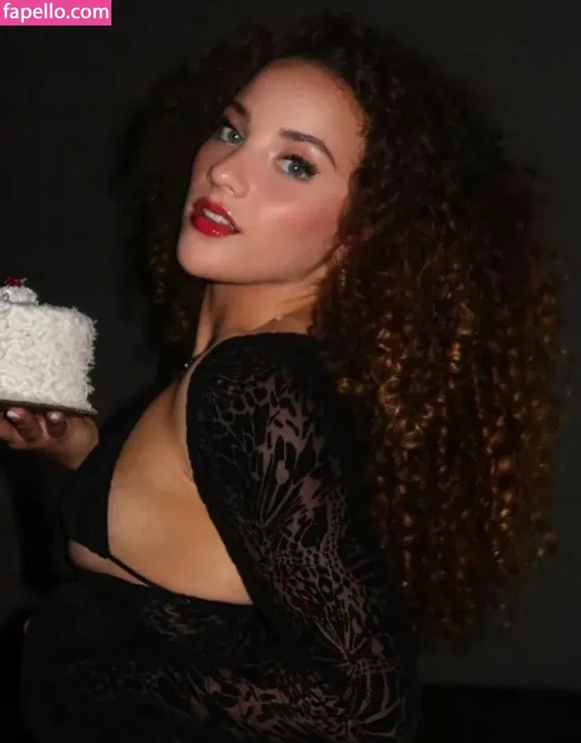 Sofie Dossi / sofiedossi Onlyfans Photo Gallery 