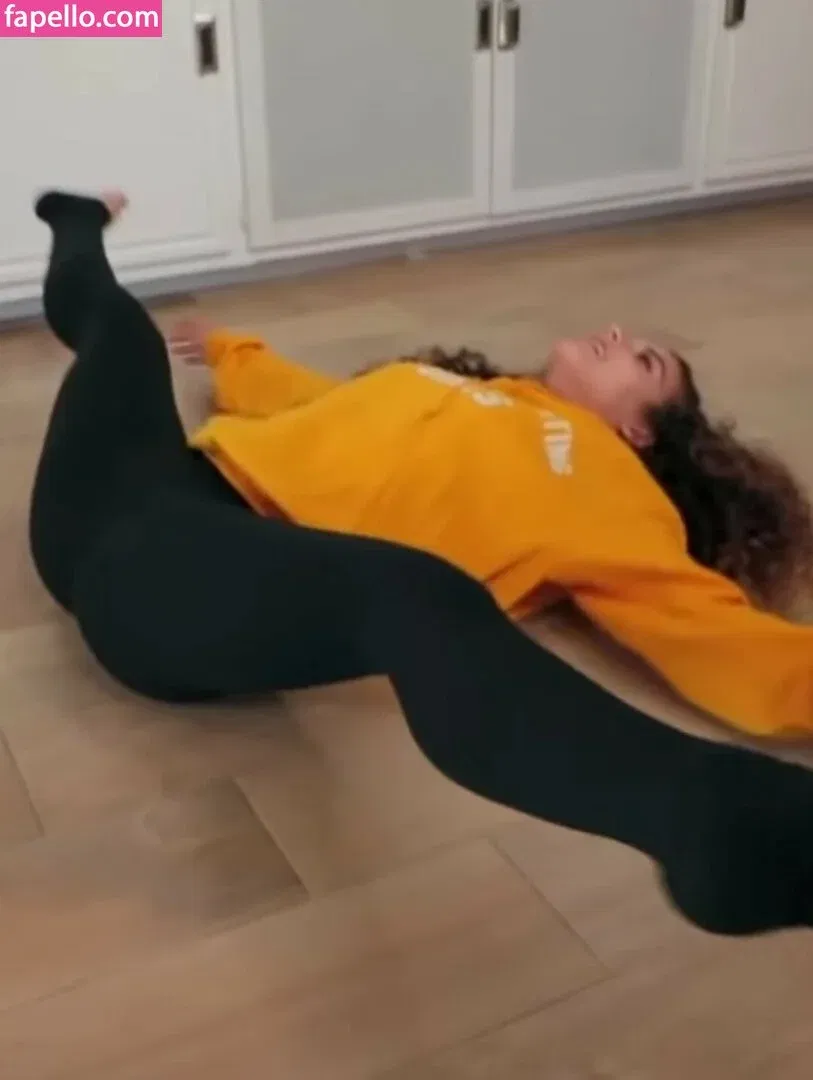 Sofie Dossi / sofiedossi Onlyfans Photo Gallery 