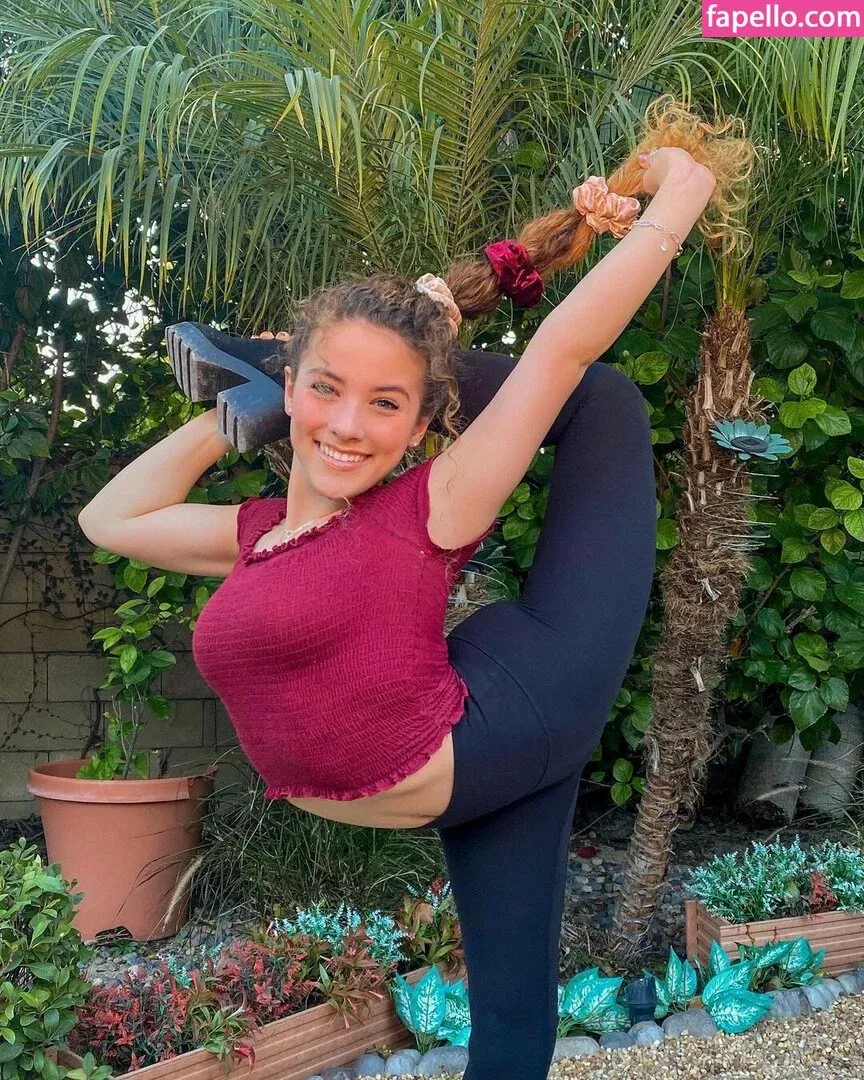 Sofie Dossi / sofiedossi Onlyfans Photo Gallery 