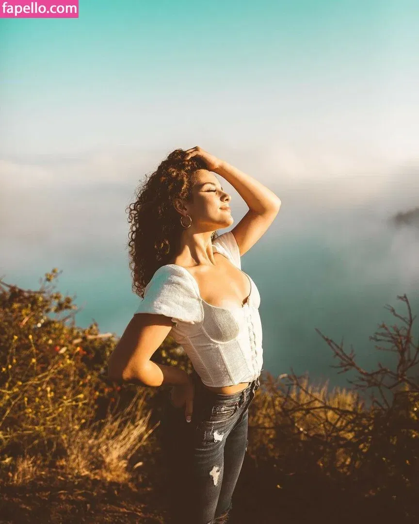 Sofie Dossi / sofiedossi Onlyfans Photo Gallery 